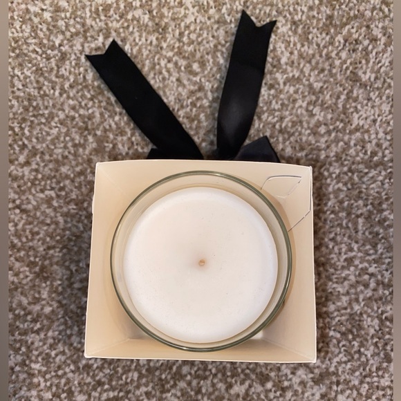 DASH Rhubarb Scented Candle with Gift Box - Picture 4 of 6